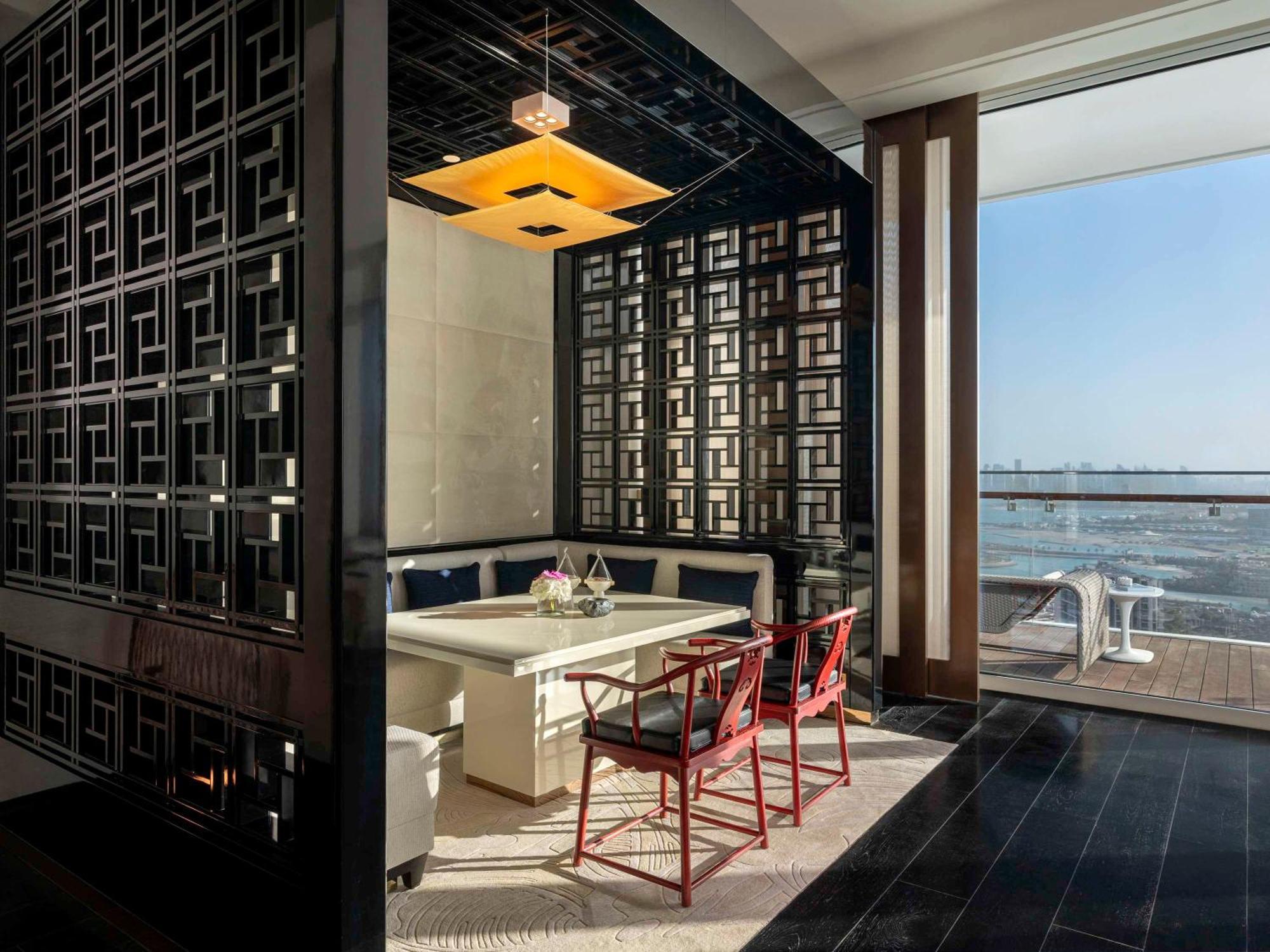 Fairmont Doha Hotel Lusail Luaran gambar The interior of the hotel