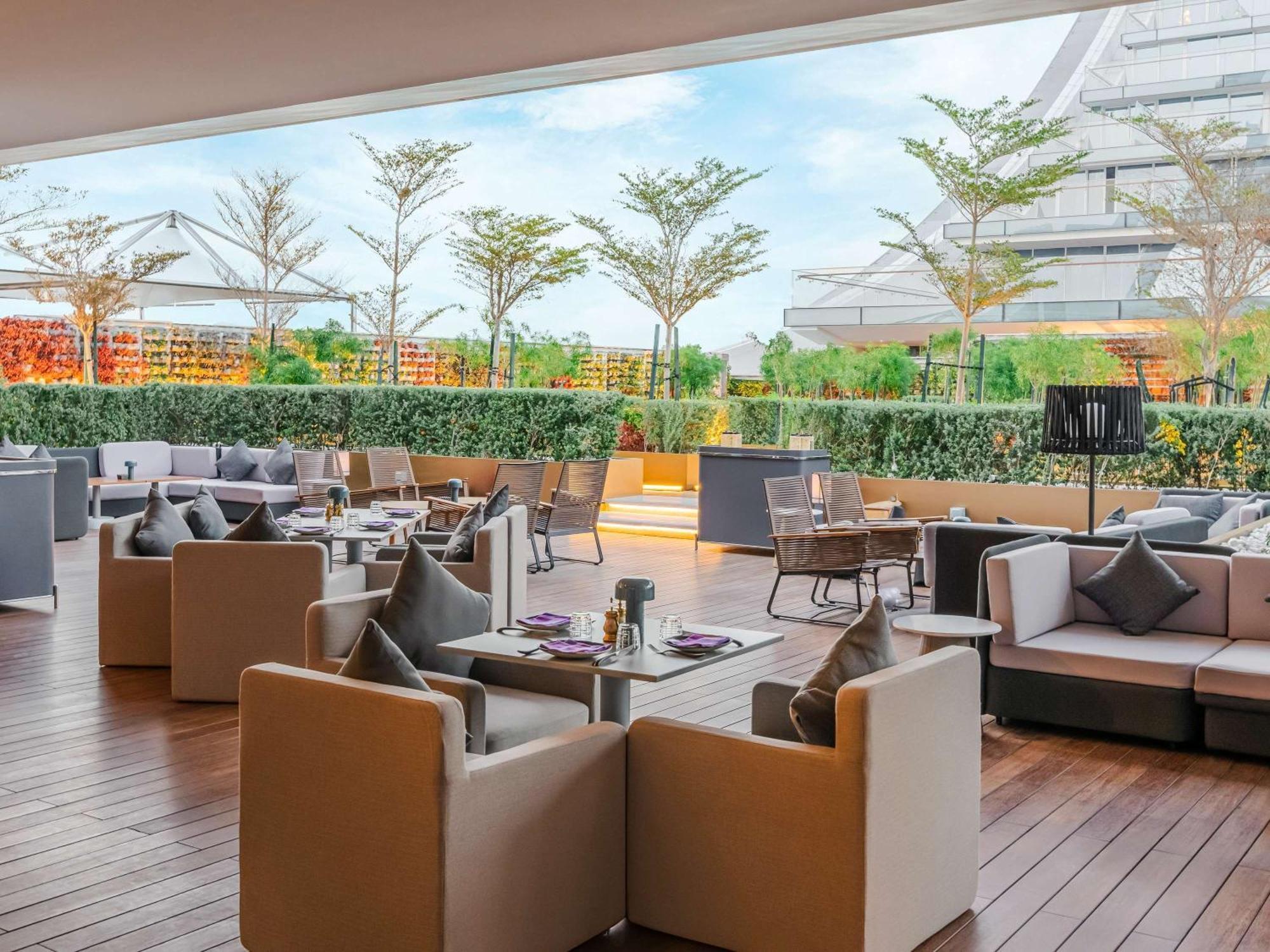 Fairmont Doha Hotel Lusail Luaran gambar The Terrace