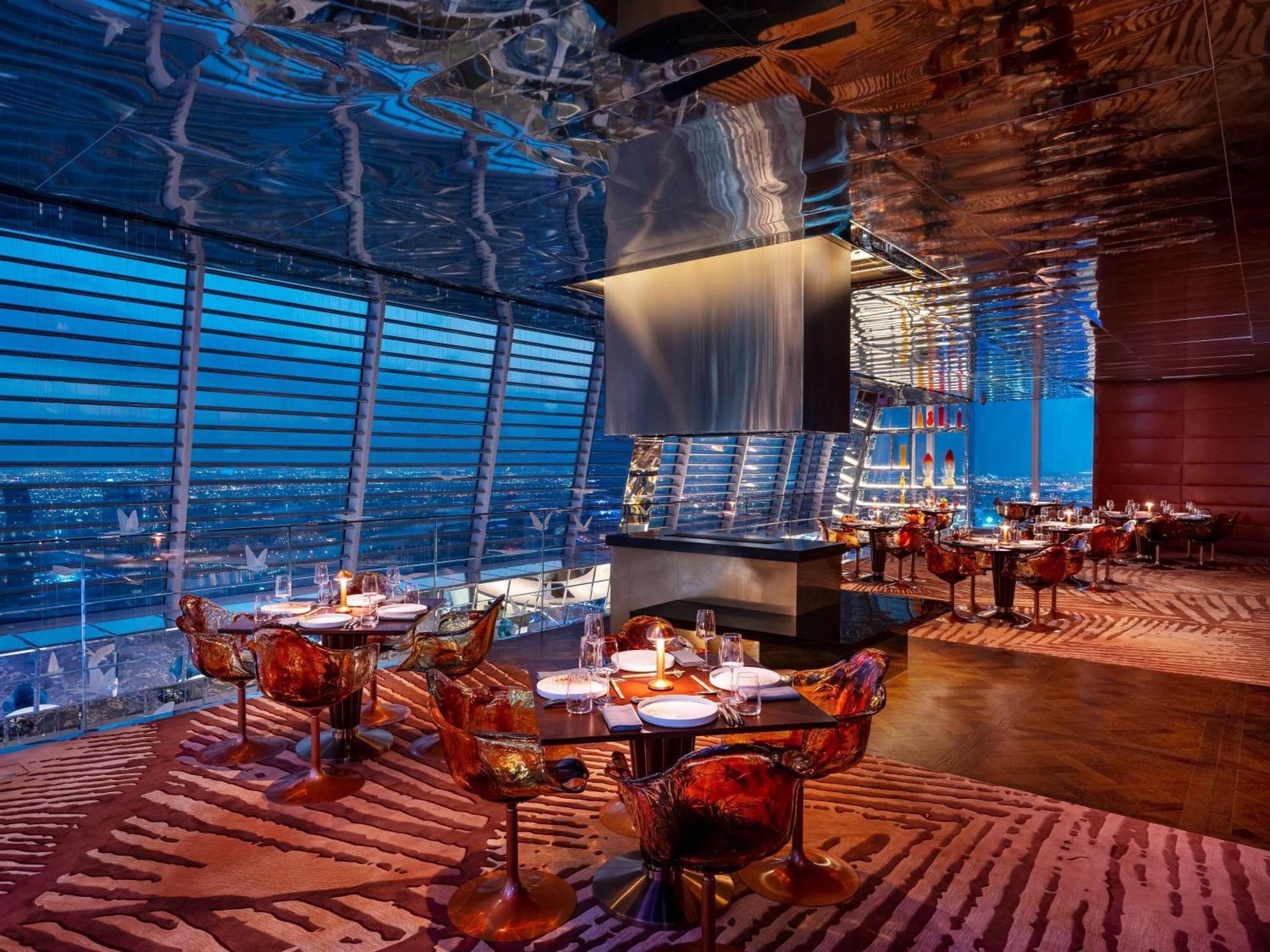 Fairmont Doha Hotel Lusail Luaran gambar The interior of the restaurant