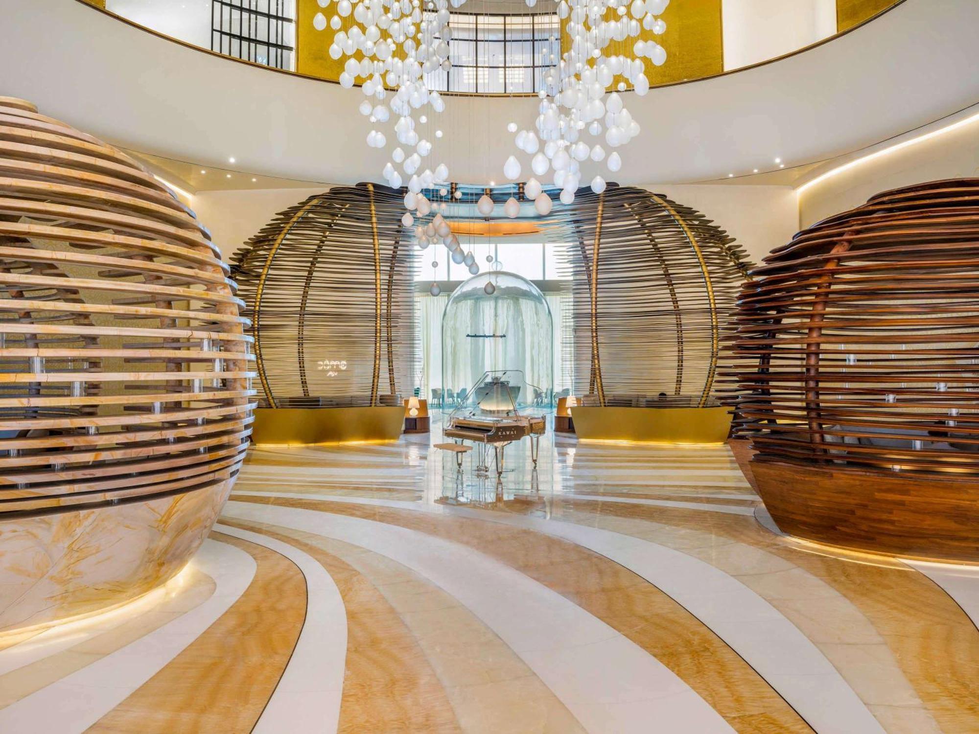 Fairmont Doha Hotel Lusail Luaran gambar The interior of the hotel
