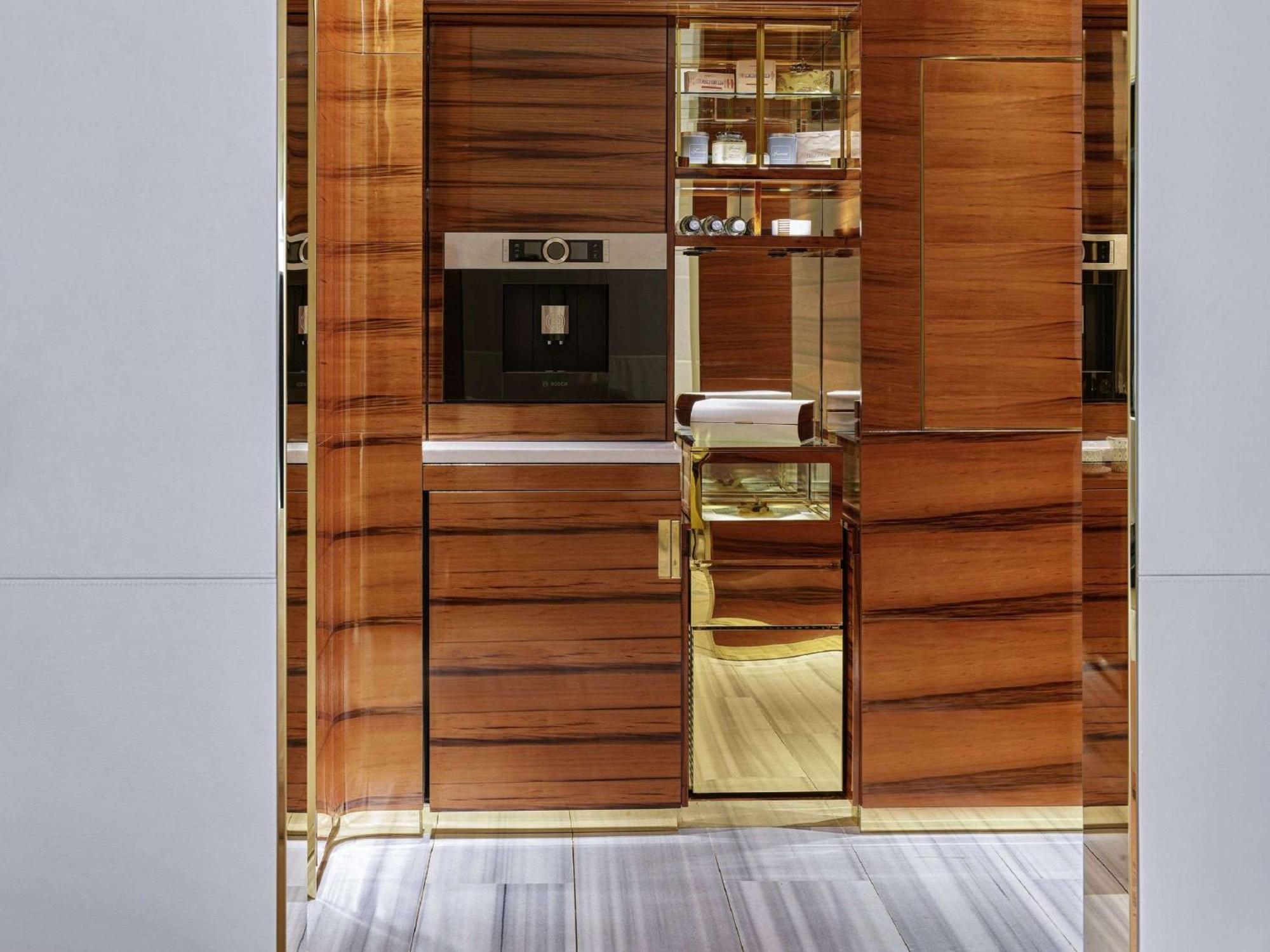 Fairmont Doha Hotel Lusail Luaran gambar A kitchen by the Italian company Snaidero
